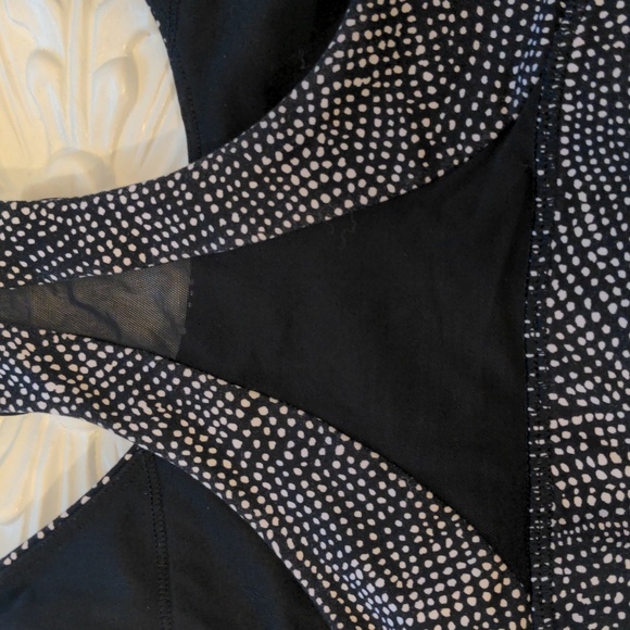Lululemon Black and White Women's Sports Bra Small - Picture 9 of 10